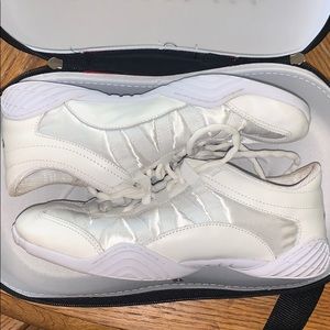 Nfinity cheer shoes